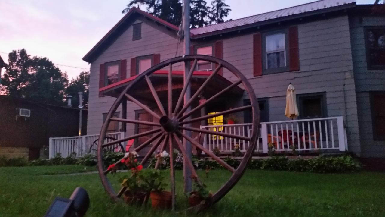 The Wheelhouse Inn Pine Hill Екстер'єр фото